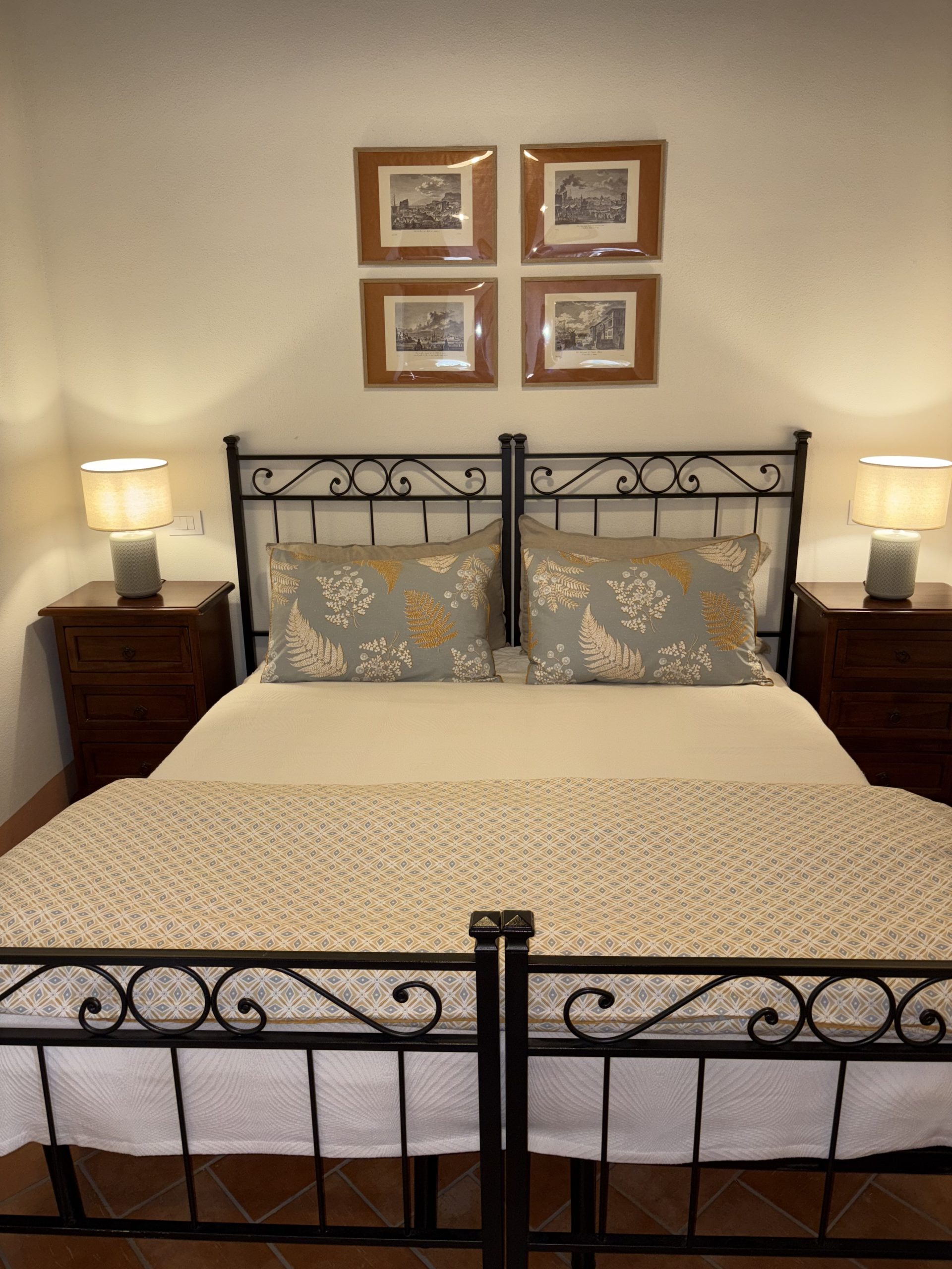 Twin bedroom, set up as a double bed with the two twin beds pushed together.